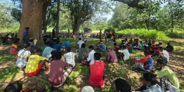 प्रधानमंत्री आवास व व्हीबी-ग्राम-जी के कार्यों का निरीक्षण कर हितग्राहियों से किया संवाद