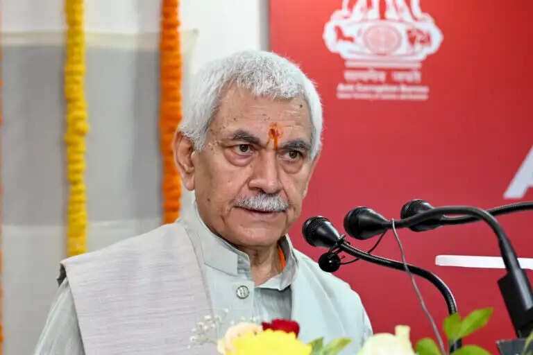 जम्मू-कश्मीर अब औसत दर्जे के लिए समझौता नहीं करता, बड़े सपने देखने की हिम्मत रखता है:उपराज्यपाल