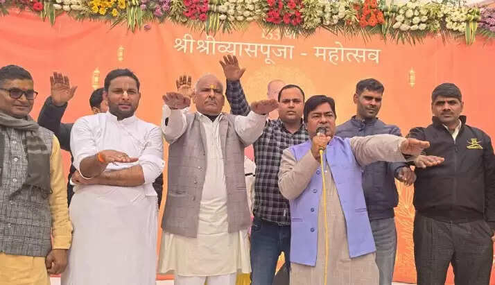 गिरिराज जी की तलहटी में गूंजी श्रीकृष्ण जन्मभूमि मुक्ति की प्रतिज्ञा