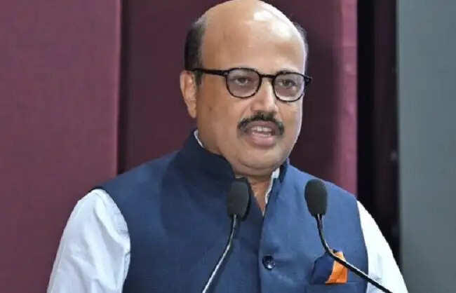 अमेरिकी दल व्यापार वार्ता के लिए अगले महीने आ सकता है भारत : वाणिज्य सचिव