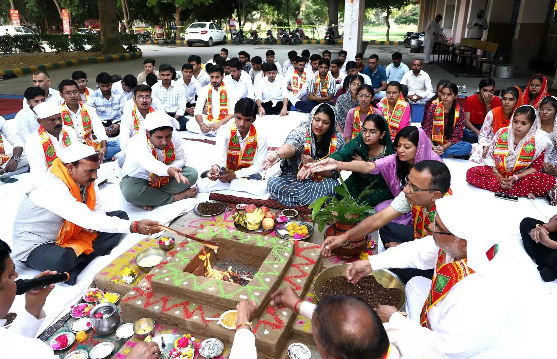 हिसार : मुद्रण प्रौद्योगिकी विभाग ने किया नवरात्रि पर हवन यज्ञ का आयोजन