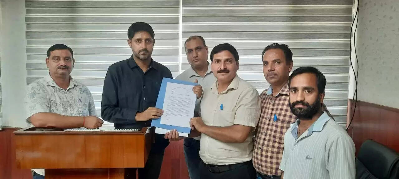 एबीआरएसएम प्रतिनिधिमंडल ने जम्मू स्कूल शिक्षा निदेशक से मुलाकात की, शिक्षण समुदाय के प्रमुख मुद्दे उठाए