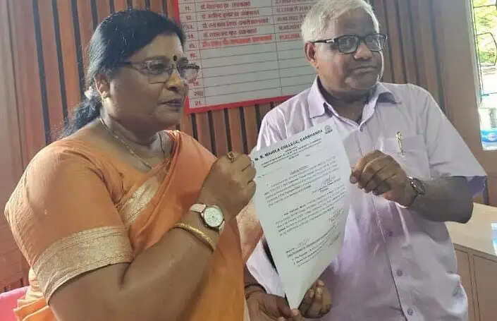 प्रो. पुष्पम नारायण ने एमआरएम कॉलेज की प्रभारी प्रधानाचार्या का संभाला पदभार