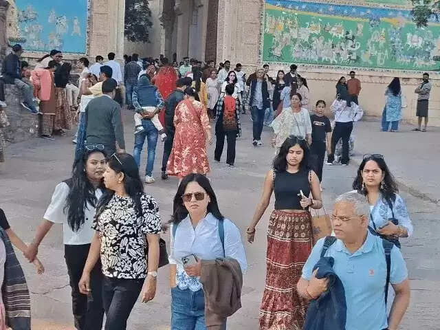 न्यू-ईयर सेलिब्रेशन से पहले ही सूर्यनगरी हाउसफुल