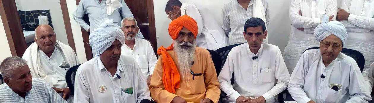 हांसी : चानौत धरने को मिला खापों का समर्थन, 20 खाप प्रतिनिधि पहुंचे
