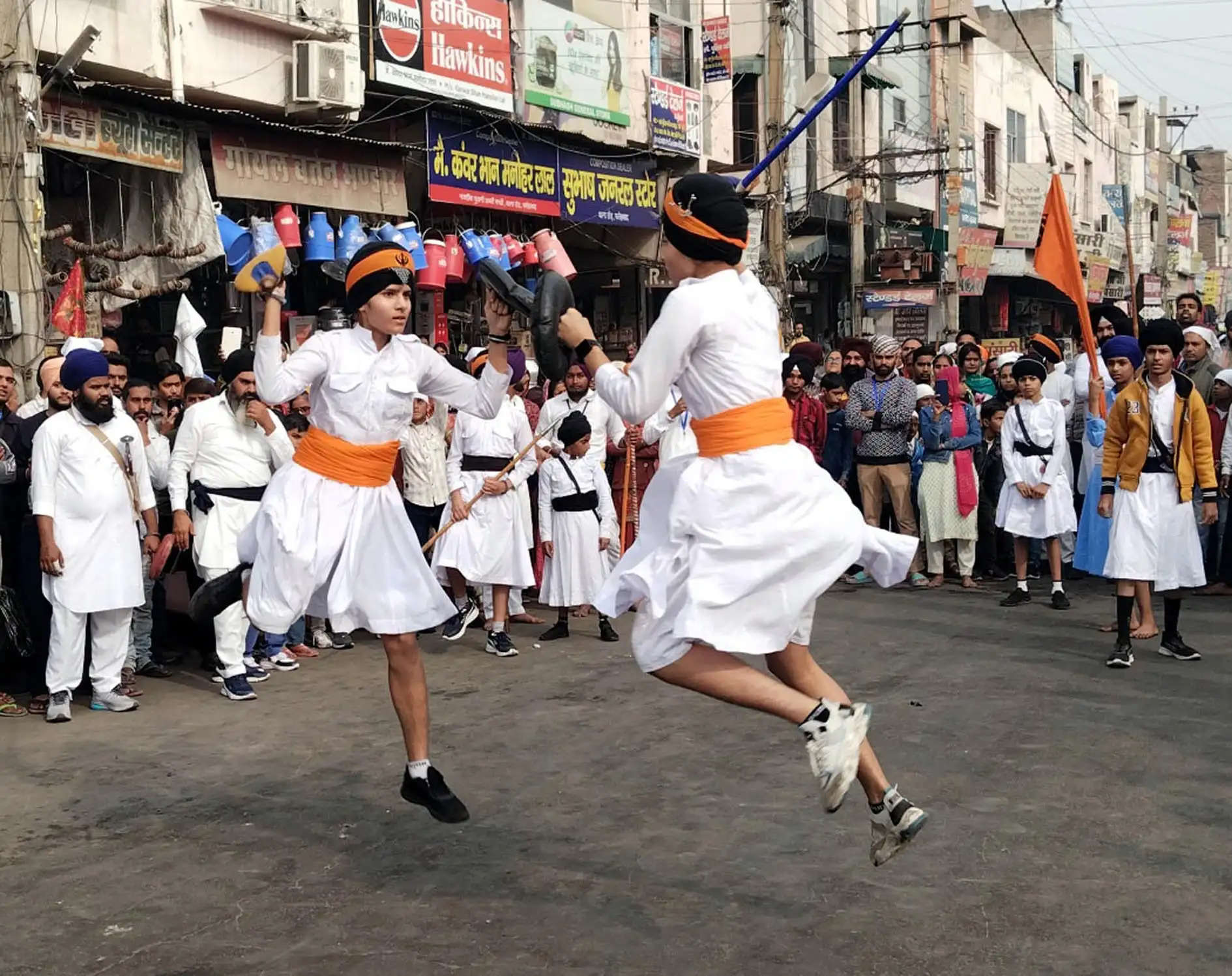 फतेहाबाद में गुरु नानक देव जी के प्रकाशोत्सव के उपलक्ष्य में निकाला नगर कीर्तन