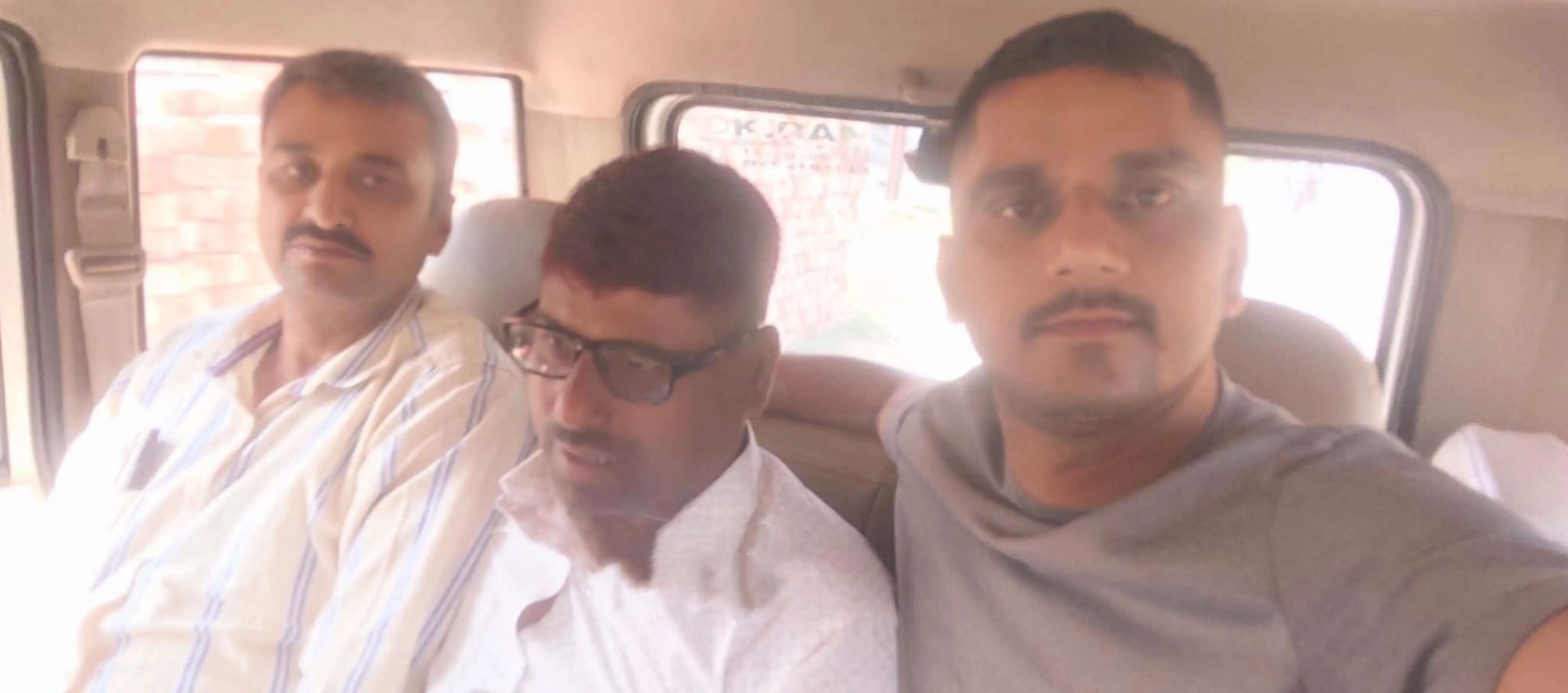 निगरानी की टीम ने 14 हजार रिश्वत लेते थाना के प्राइवेट मुंशी को किया गिरफ्तार