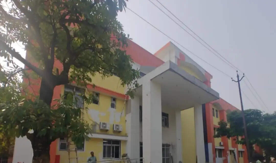बीआरडी मेडिकल कॉलेज में बन रहा 50 बेडेड क्रिटिकल केयर हॉस्पिटल ब्लॉक , पूर्वी उत्तर प्रदेश के लोगों को मिलेगी बड़ी सहूलियत