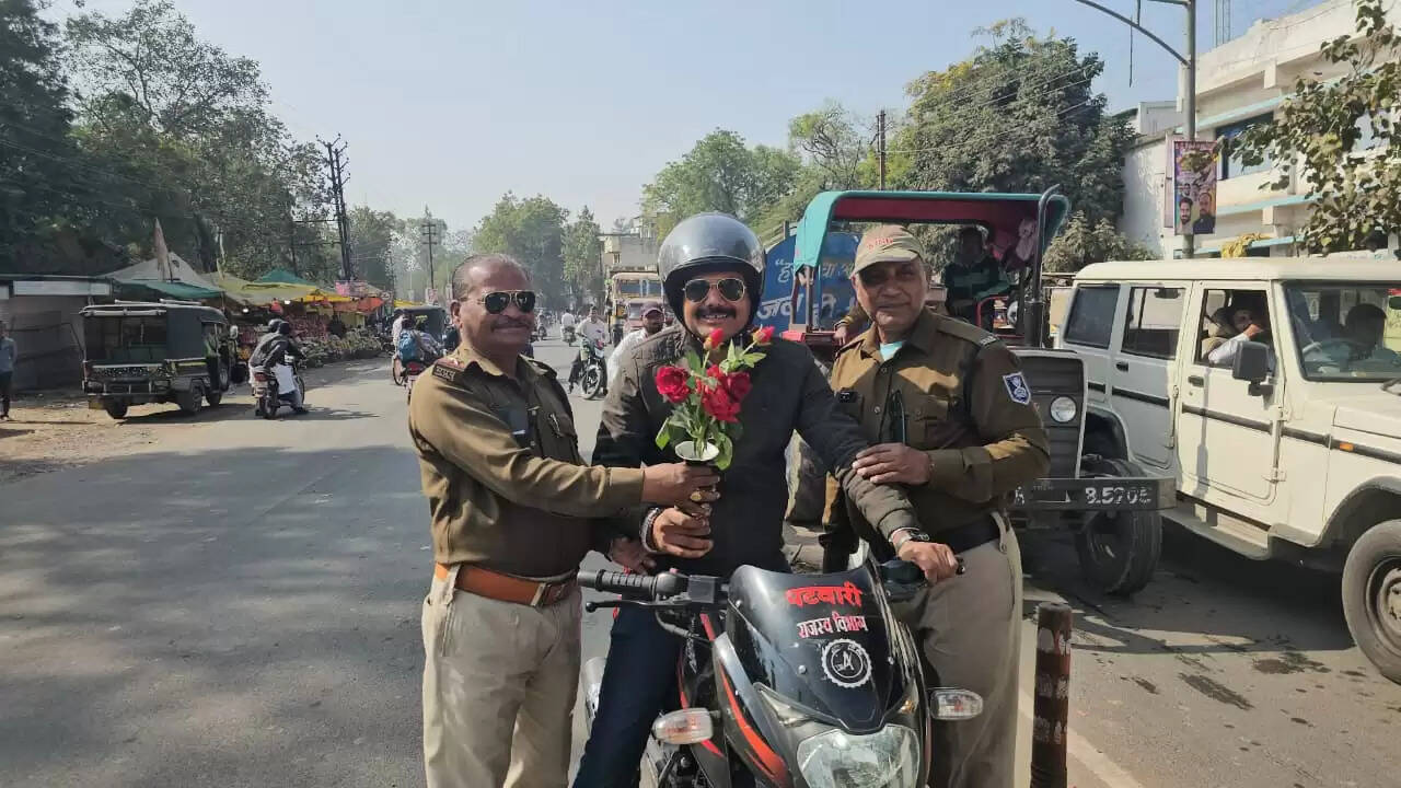 शाजापुरः दूसरे भी जारी रहा पुलिस का चेकिंग अभियान, 200 से अधिक वाहन चालकों के बनाए चालान