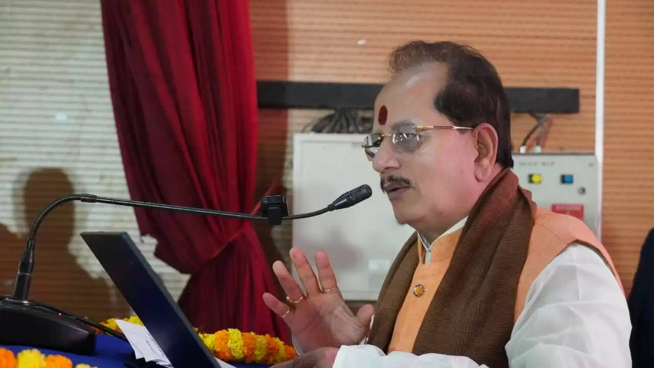 पूर्णिया में भूमि सुधार जन कल्याण संवाद में विजय सिन्हा ने कहा-भू-माफिया और दलाल बर्दाश्त नहीं