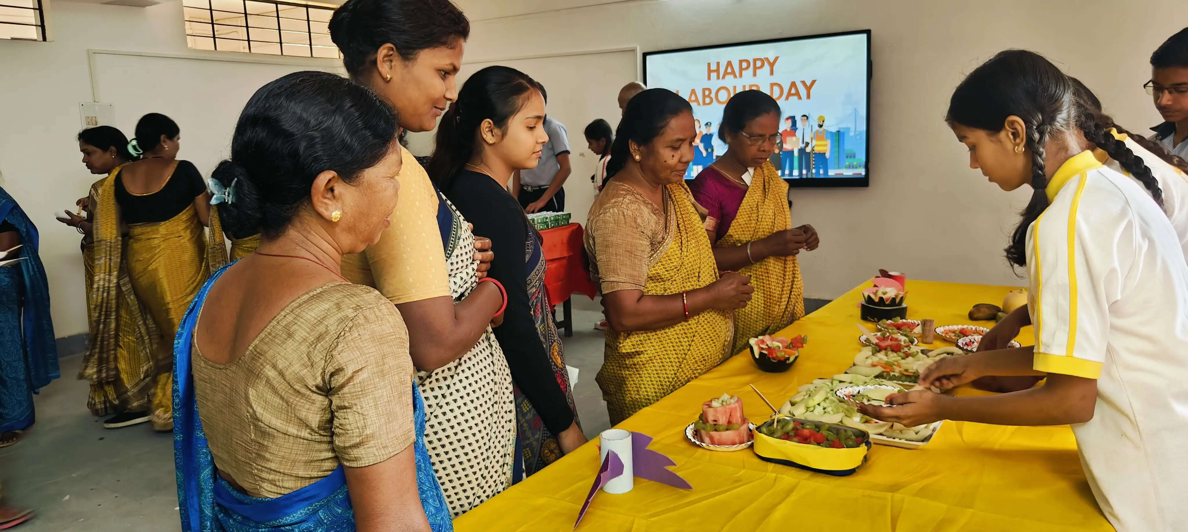 श्रमिकों के बिना सुव्यवस्थित जीवन की कल्पना बेमानी: परमजीत कौर