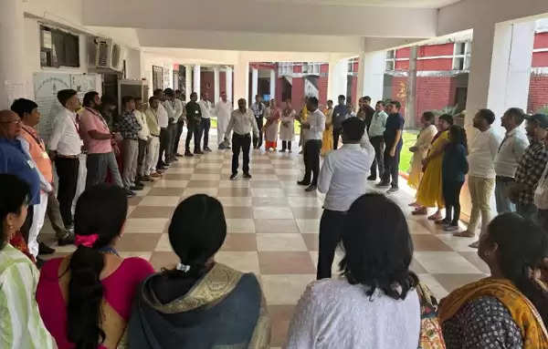 छतरपुर:आनंद विस्तार के लिए सहयोगियों का प्रशिक्षण शुरू