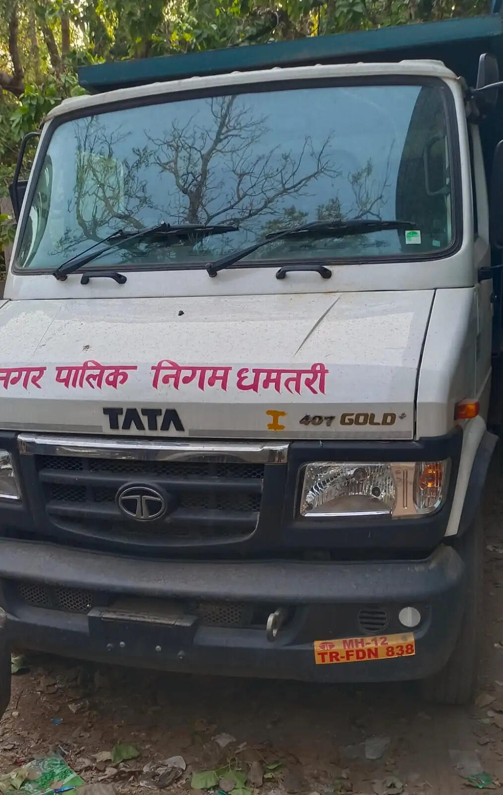 बिना आरसी, इंश्योरेंस के सड़कों पर दौड़ रही निगम की कचरा ढोने वाली गाड़ियां
