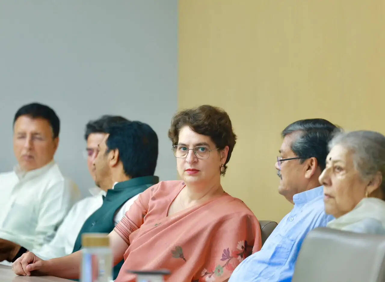 कांग्रेस ने युवाओं की स्थिति, चढ़ावा चोरी व सीमा सुरक्षा पर सरकार से मांगा जवाब
