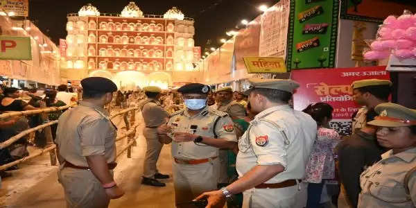 शारदीय नवरात्र: सप्तमी तिथि पर दुर्गा पूजा पंडालों में उमड़ी भीड़