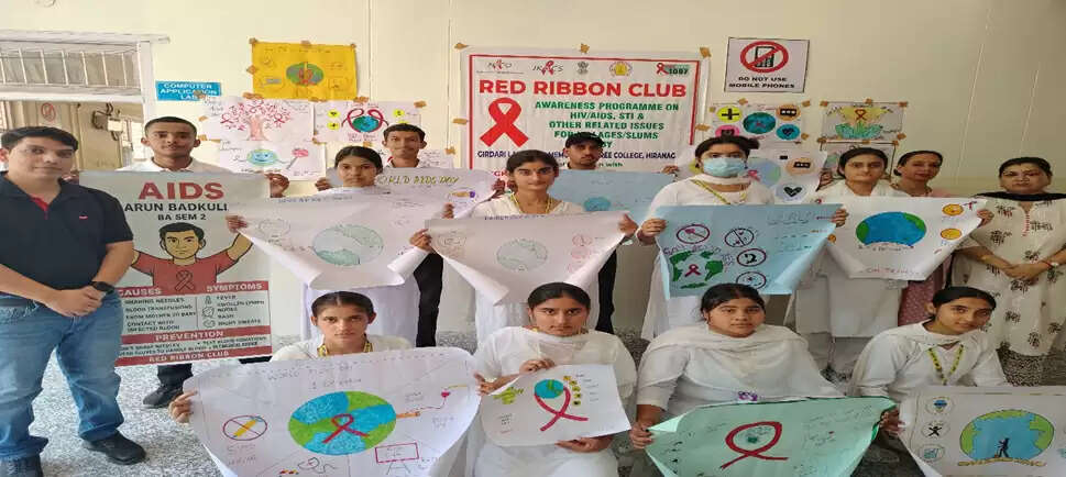 रेड क्रॉस दिवस पर पोस्टर मेकिंग प्रतियोगिता आयोजित की