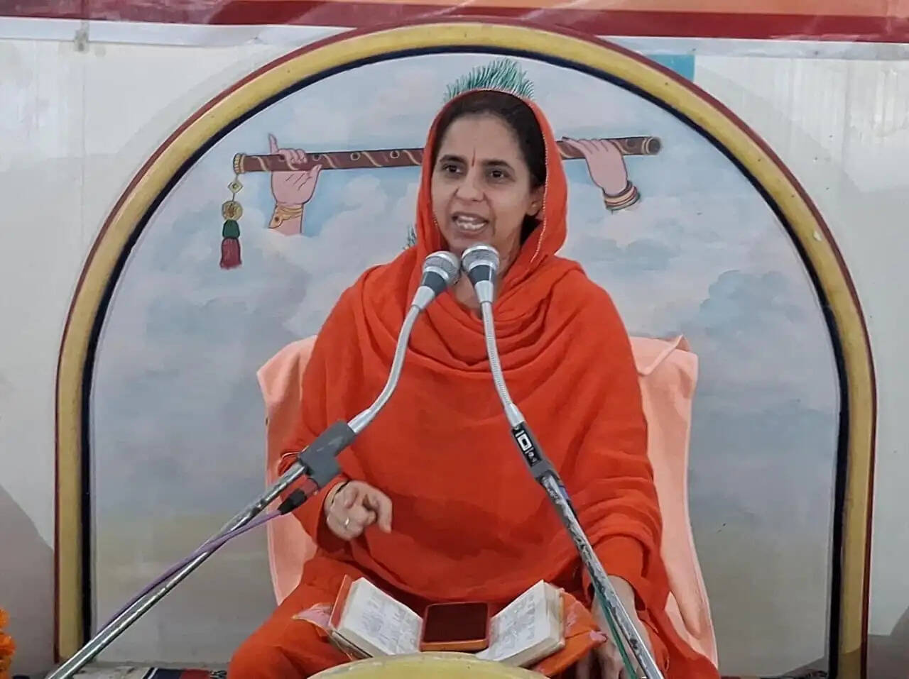 यजुर्वेद के मंत्रों से जागी वैदिक चेतना, अमृत कथा का छठा दिन ज्ञानमय