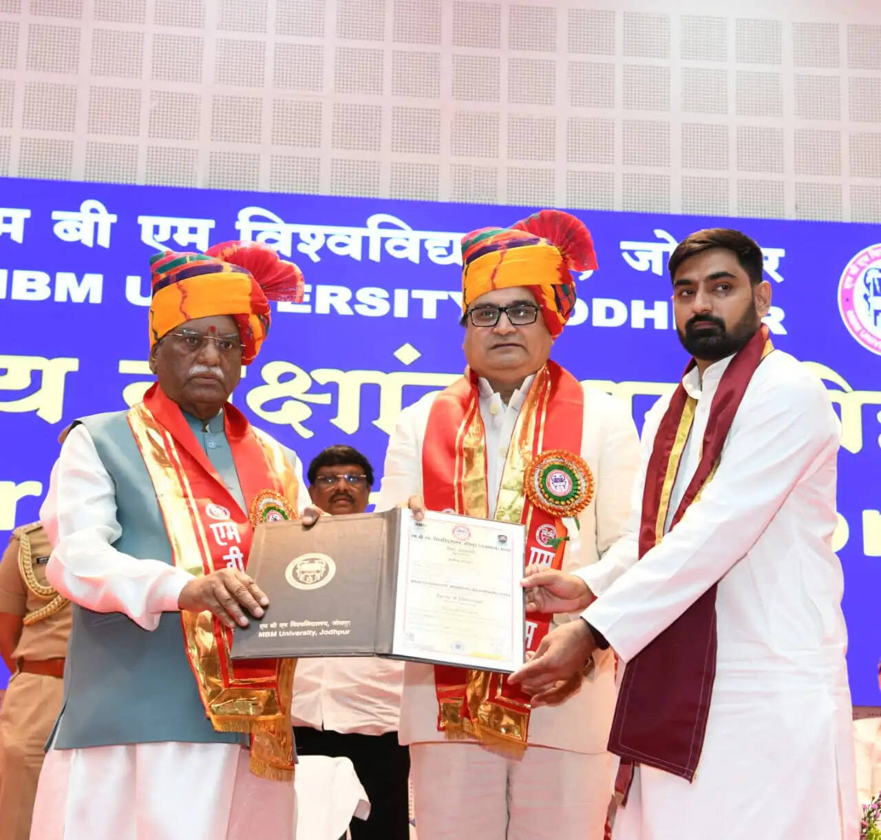 ज्ञान को राष्ट्र निर्माण में लगाएं, यही दीक्षांत का सार : राज्यपाल