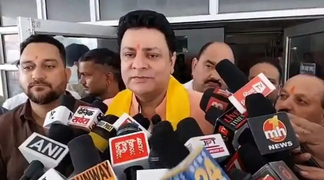 विजिलेंस ने आय से अधिक संपत्ति मामले में सुधीर शर्मा से की करीब दो घंटे पूछताछ
