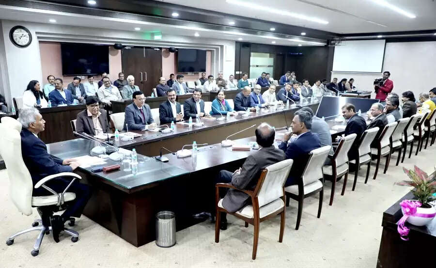 ईज ऑफ लिविंग और ईज ऑफ डूईंग बिजनेस से प्रदेश को अग्रणी बनाएं : मुख्य सचिव जैन