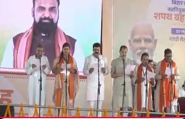 बिहार में सम्राट कैबिनेट का विस्तार, भाजपा से 15 और जदयू कोटे से 12 मंत्रियों ने ली शपथ