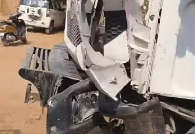 राजस्थान की फलोदी में ट्रॉले ने टेम्पो को मारी टक्कर, मध्य प्रदेश के चार लोगों की मौत, 12 घायल