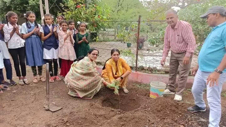 पौधे हमारे प्राण रक्षक, इन्हें बचाना जीव जगत के लिए न्याय संगत पहलः जस्टिस जैन