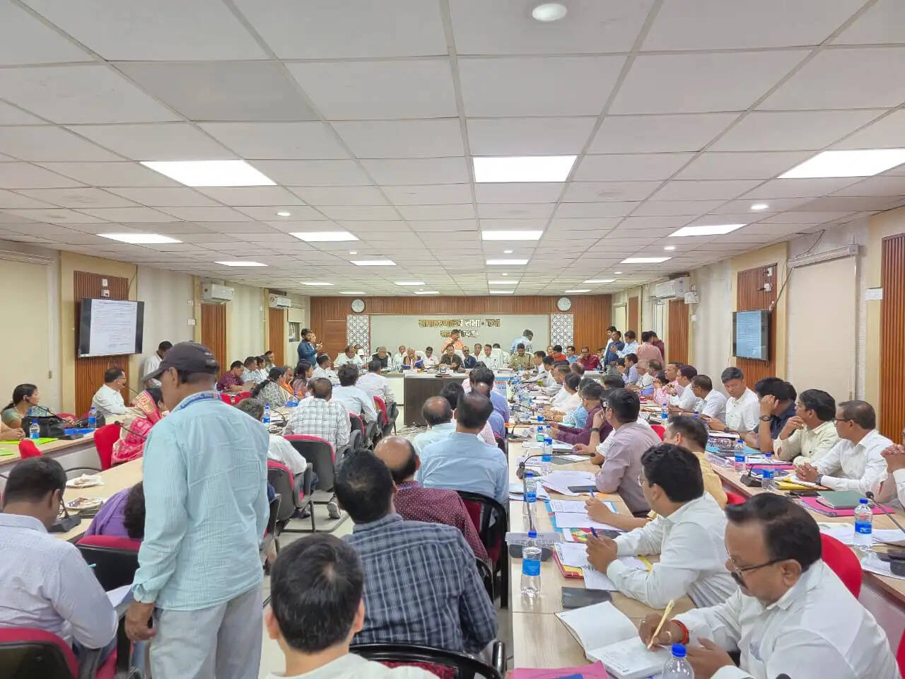 सांसद राजीव प्रताप रूडी की अध्यक्षता में दिशा की हुई बैठक