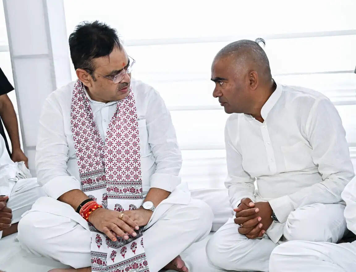 मुख्यमंत्री ने विधायक चन्द्रभान सिंह के पिता स्व. राम सिंह को दी श्रद्धांजलि