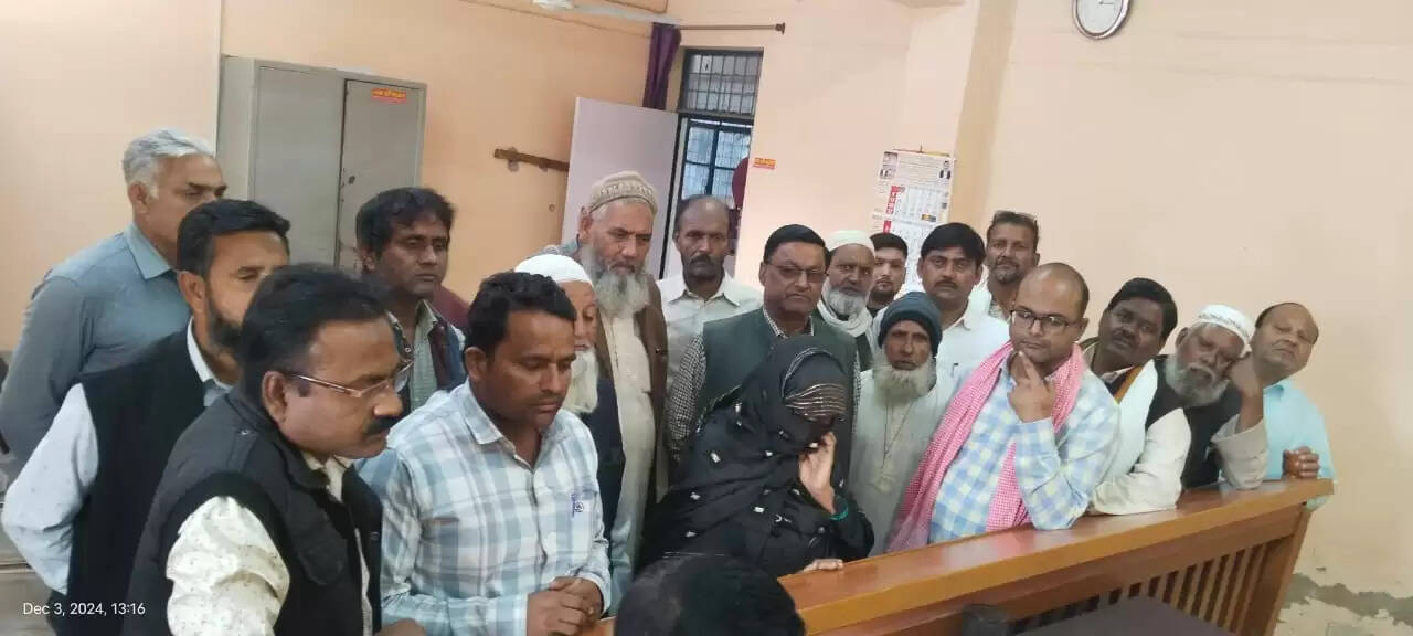 वार्ड उपचुनाव के लिए छह प्रत्याशियों ने किया नामांकन