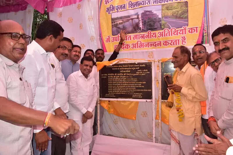 आयुष्मान कार्ड हर गरीब व्यक्ति के लिए इलाज का गारंटी कार्ड : उप मुख्यमंत्री देवड़ा