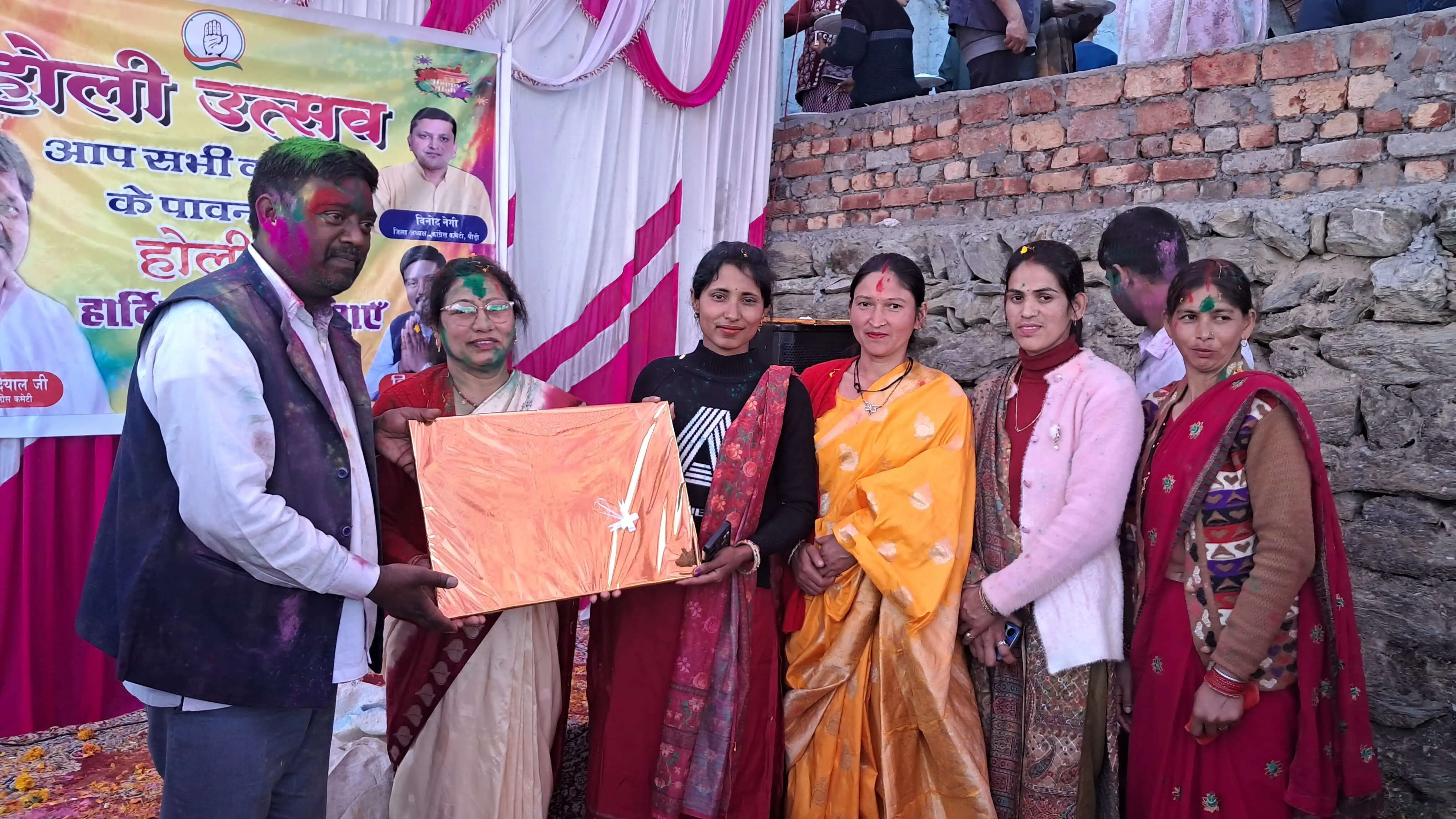 होली मिलन कार्यक्रमों की रही धूम