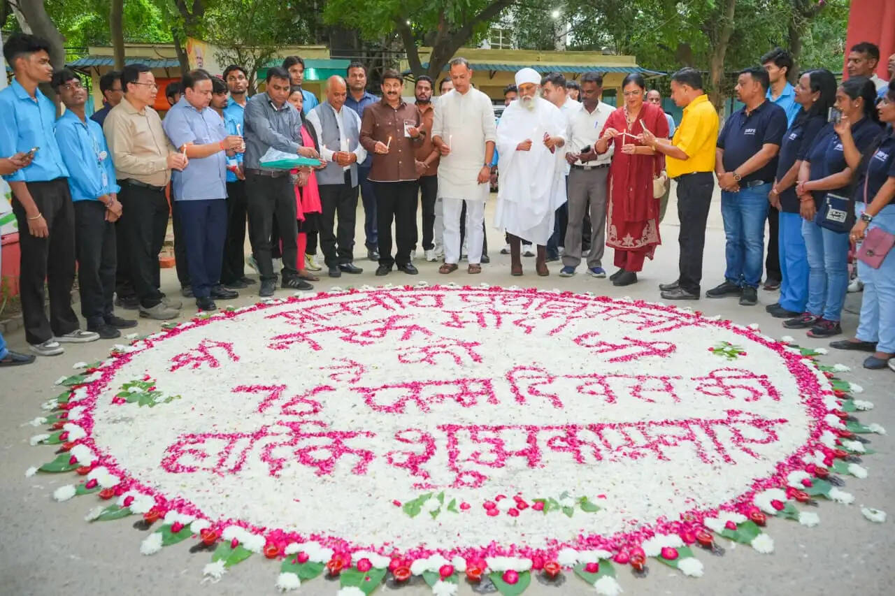ताहिरपुर कुष्ठ परिसर में ‘आशीर्वाद का दीया’ अभियान के तहत 2,000 दीप प्रज्वलित