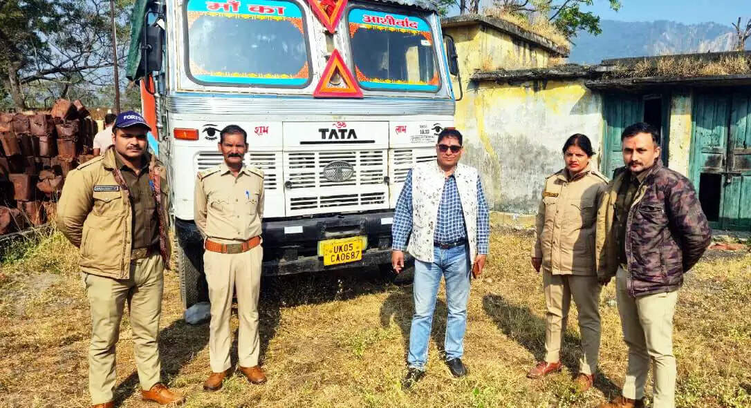 वन विभाग ने रानीबाग बैरियर पर बरामद कि 405 टीन अवैध लीसा