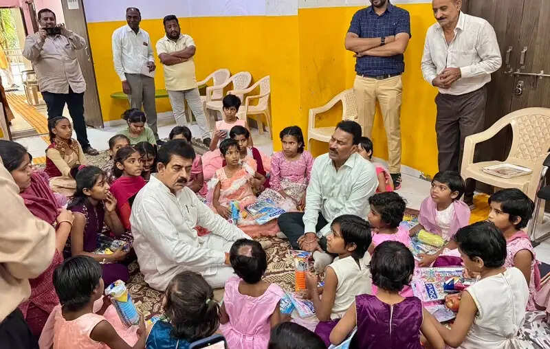 समाज के वंचित वर्ग के बच्चों के साथ खड़ा होना दायित्व ही नहीं, सामाजिक जिम्मेदारी भीः मंत्री सिलावट