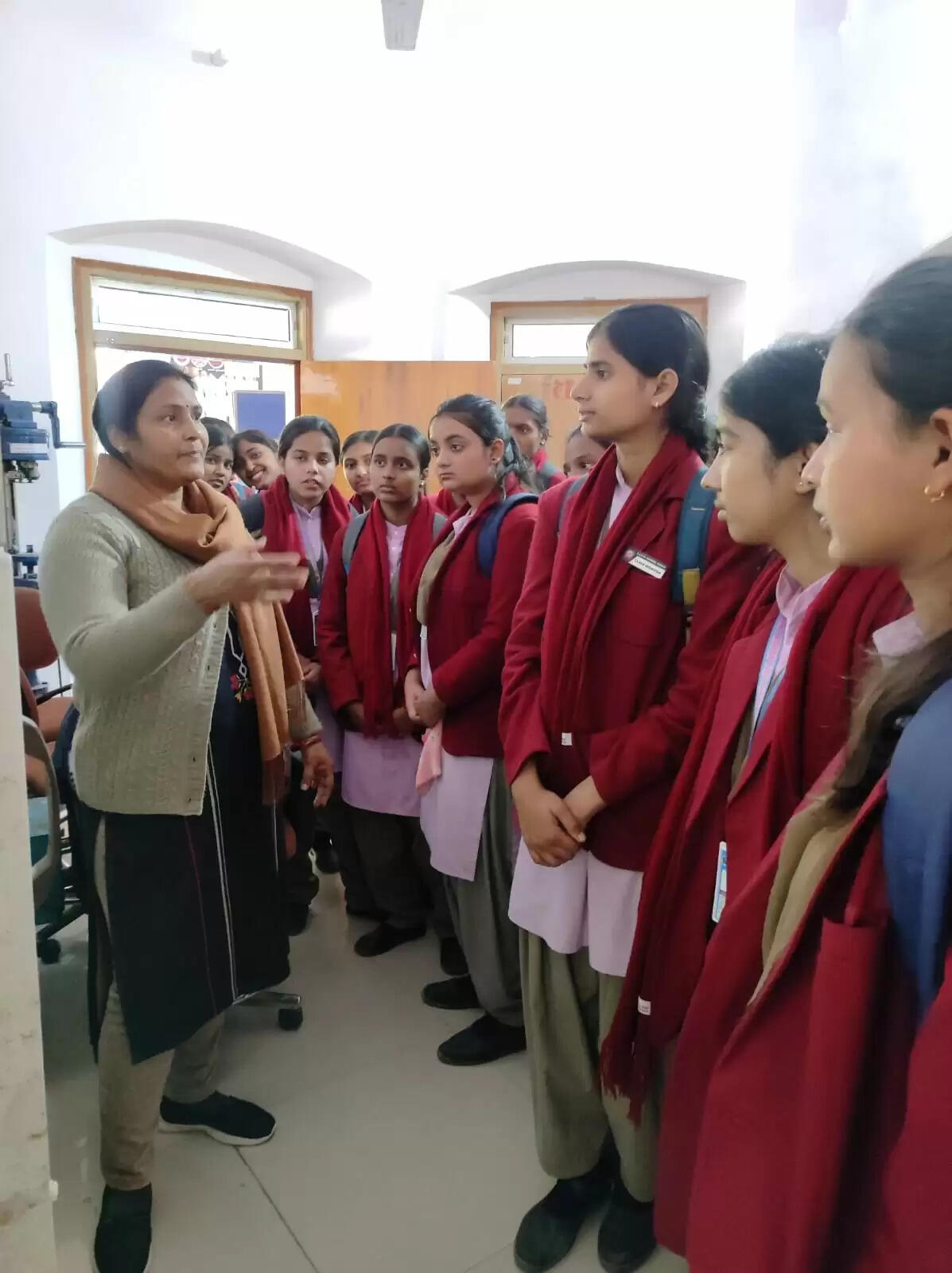 शिशु मंदिर के छात्रों ने बीएयू का किया शैक्षणिक भ्रमण