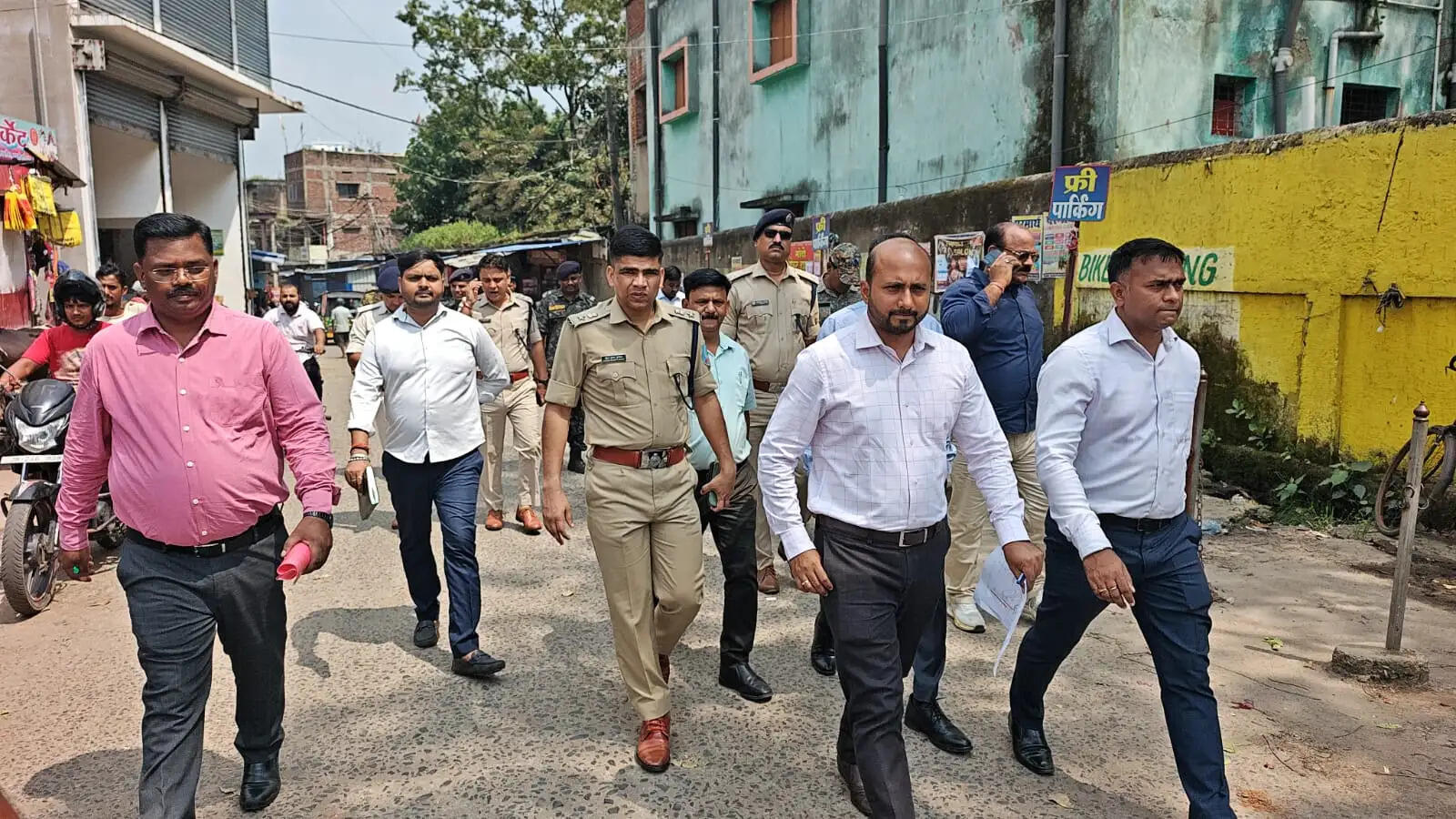 अतिक्रमण मुक्त होगा रामगढ़ शहर, सड़क पर उतरे डीसी-एसपी