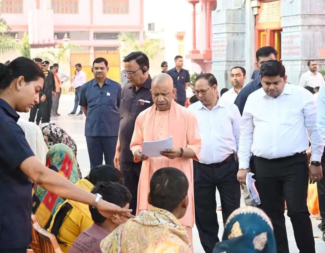 जनता की हर समस्या का त्वरित समाधान कराएं अधिकारी: मुख्यमंत्री