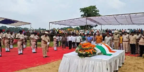 राजकीय सम्मान के साथ पूर्व मंत्री विमला प्रधान का हुआ अंतिम संस्कार, बड़े पुत्र ने दी मुखाग्नि