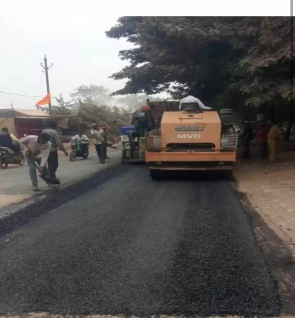 धमतरी : लोक निर्माण विभाग ने तेज की सड़क मरम्मत की रफ्तार, शहर में पैचवर्क कार्य जारी