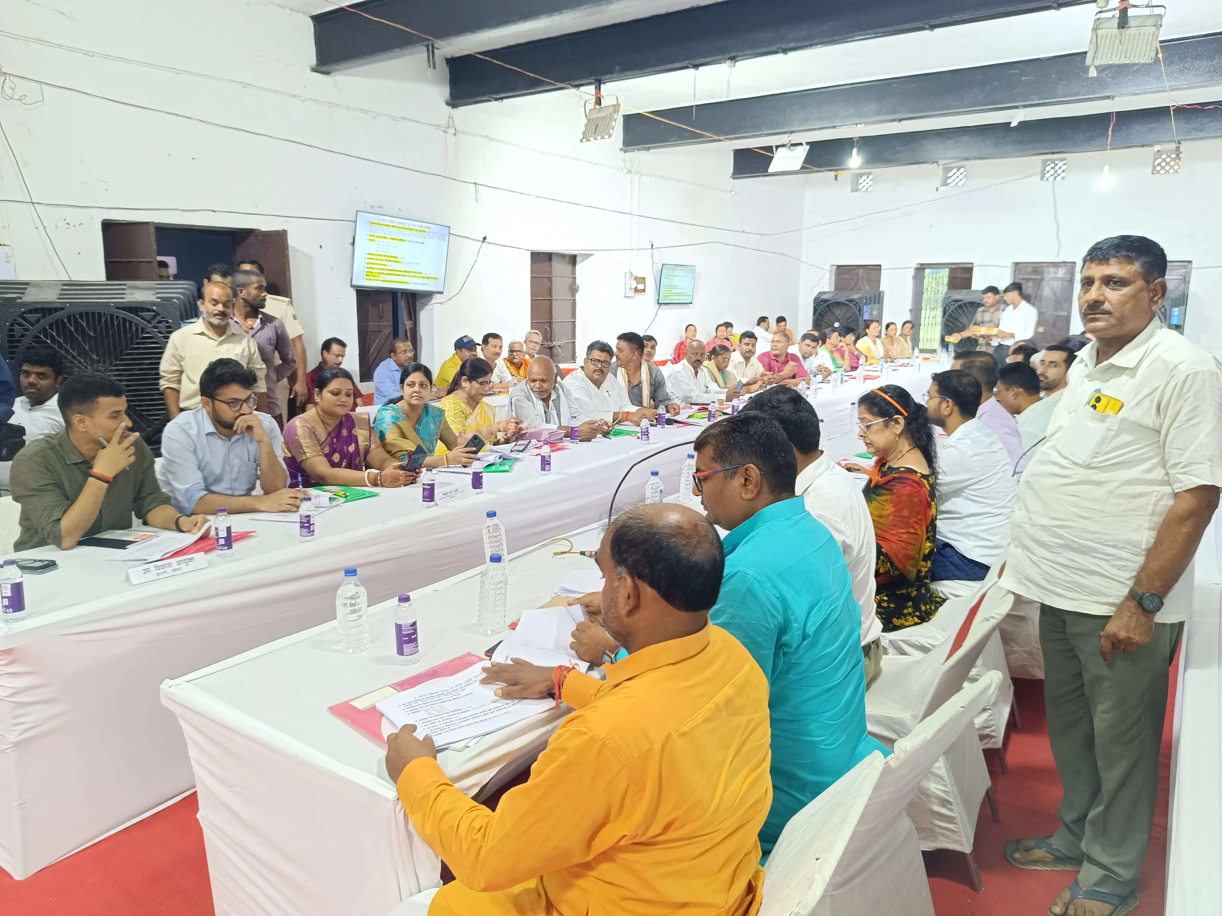 सोनपुर में उपमुख्यमंत्री विजेंद्र प्रसाद यादव ने की जिला कार्यक्रम क्रियान्वयन समिति की बैठक