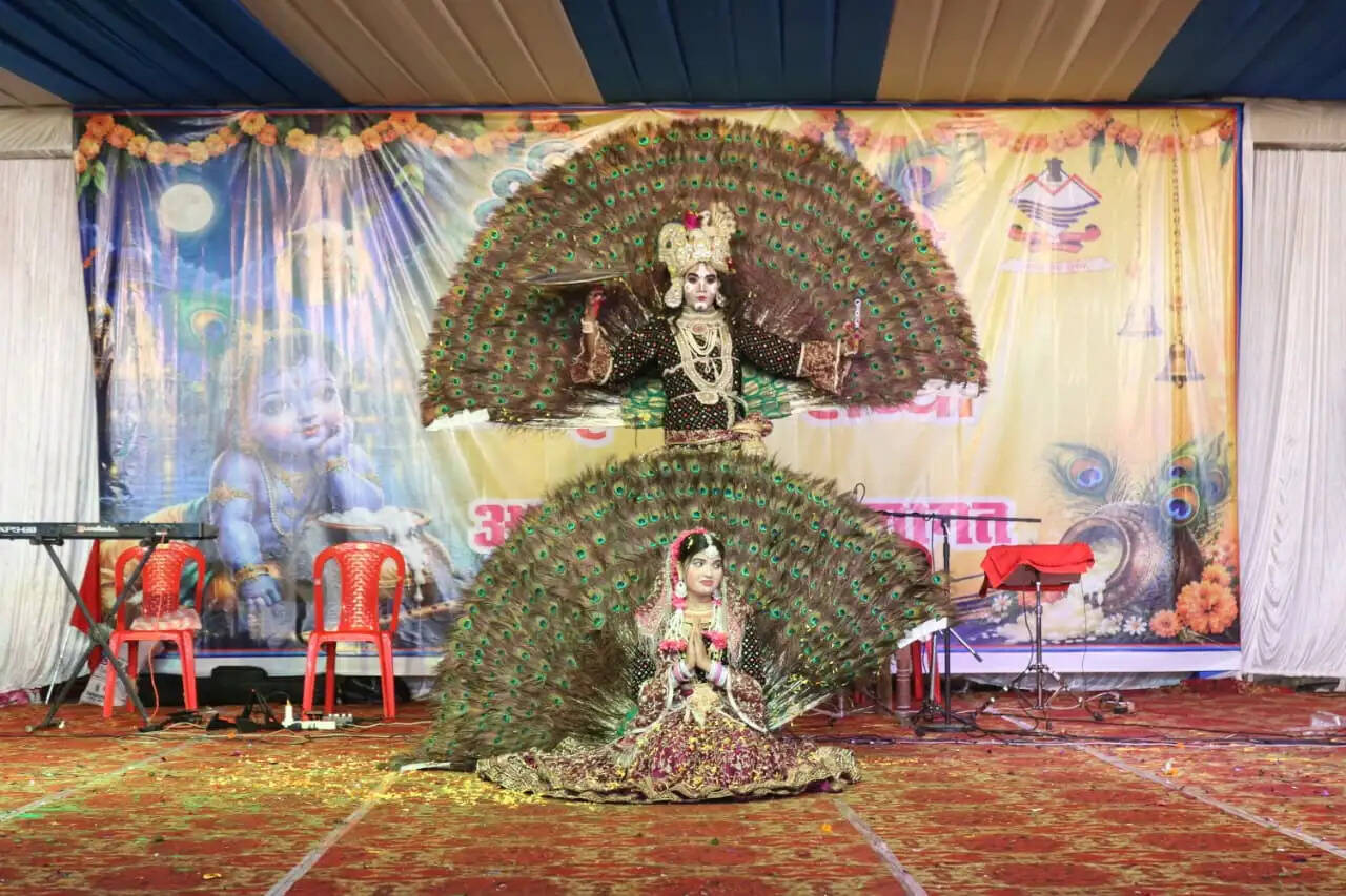 जन्माष्टमी पर किशन महिपाल व मंजू नौटियाल के गीतों पर थिरके