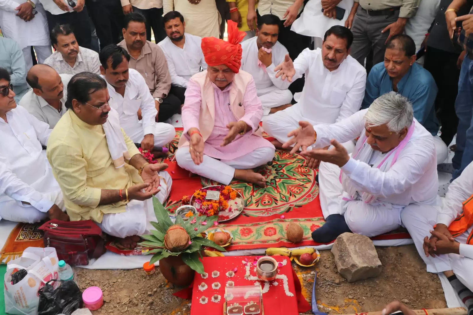 मुरैना: किसानों के लिये खेती लाभप्रद हो, इसके लिये सरकार दृढ़ संकल्पित: तोमर