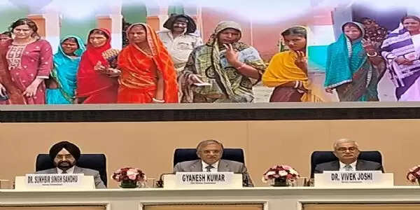 बिहार में तैनात पर्यवेक्षकों को चुनाव आयोग ने दिए सख्ती के निर्देश