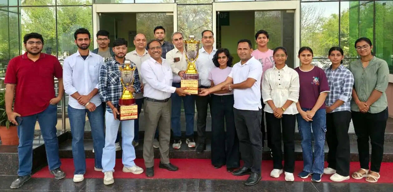 हिसार के गुरु जम्भेश्वर विश्वविद्यालय के भौतिकी विभाग ने खेल प्रतियोगिता में लहराया परचम