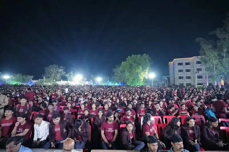 प्लेसमेंट के बाद विद्यार्थी प्रगति करें, सुयोग्य नागरिक बनें: मुख्यमंत्री डॉ. यादव