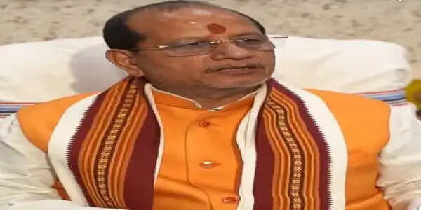 राजस्व अधिकारियों की दो टूक- सर कटा सकते हैं, झुकेंगे नहीं, सरकार ने भी दिखाए तेवर