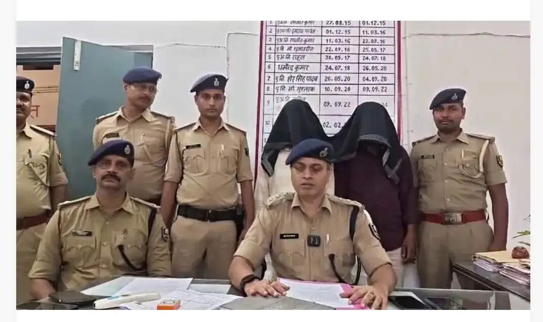 शहर में फायरिंग कर दहशत फैलाने वाले दो युवक गिरफ्तार, देसी कट्टा और दो गोलियां बरामद