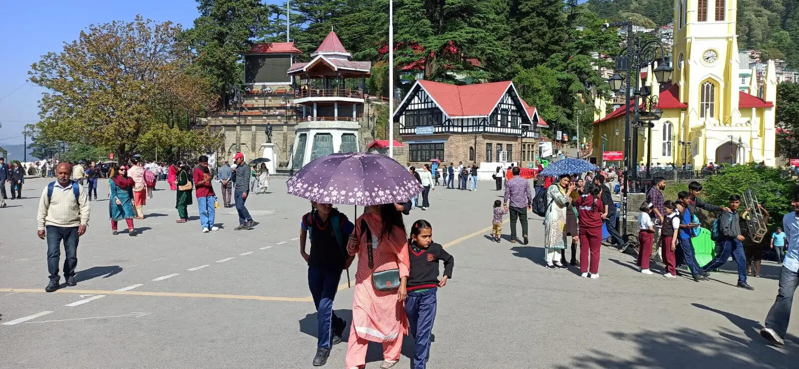 हिमाचल में बारिश-तूफान के अलर्ट के बावजूद खिली धूप, पहली मई से बिगड़ेगा मौसम