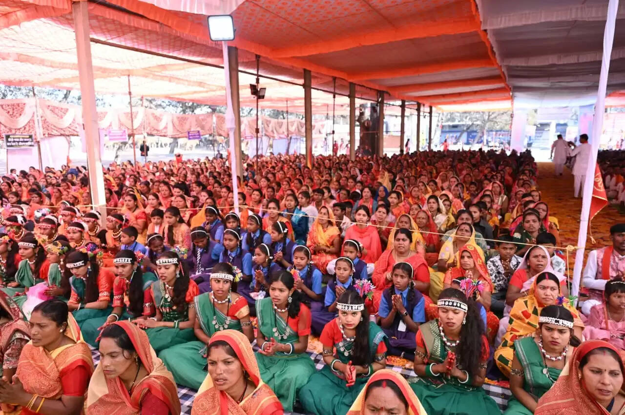 दुर्गा चालीसा पाठ में हजारों लोगों ने लिया नशामुक्ति का संकल्प